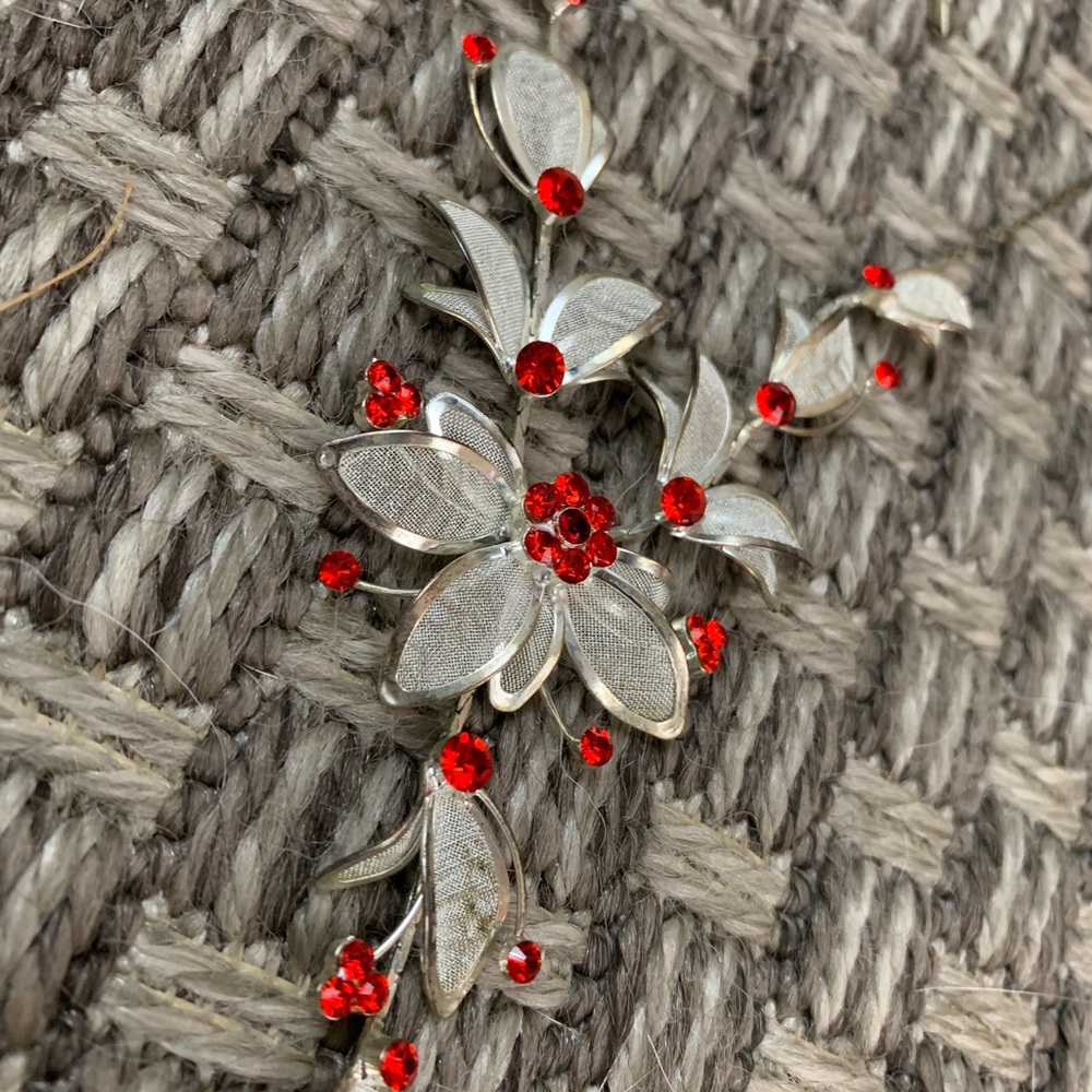 Red necklace